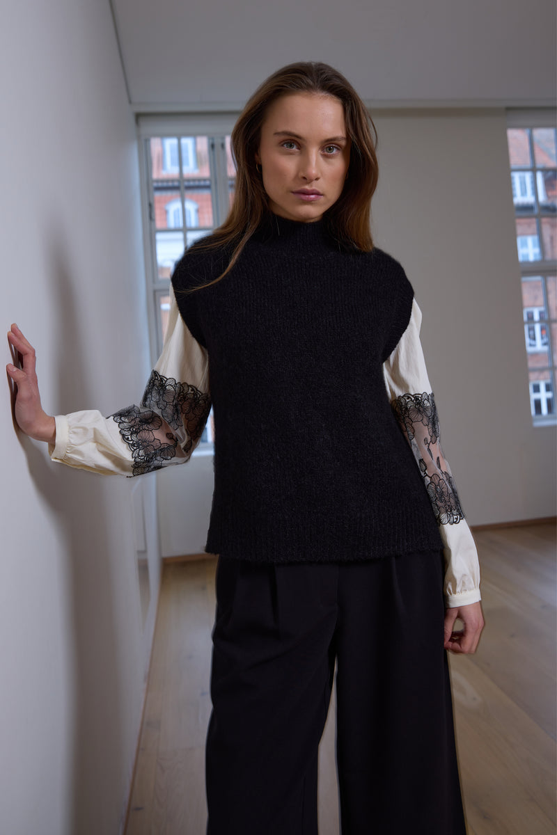 Rue de Femme Giselle knit vest 11496