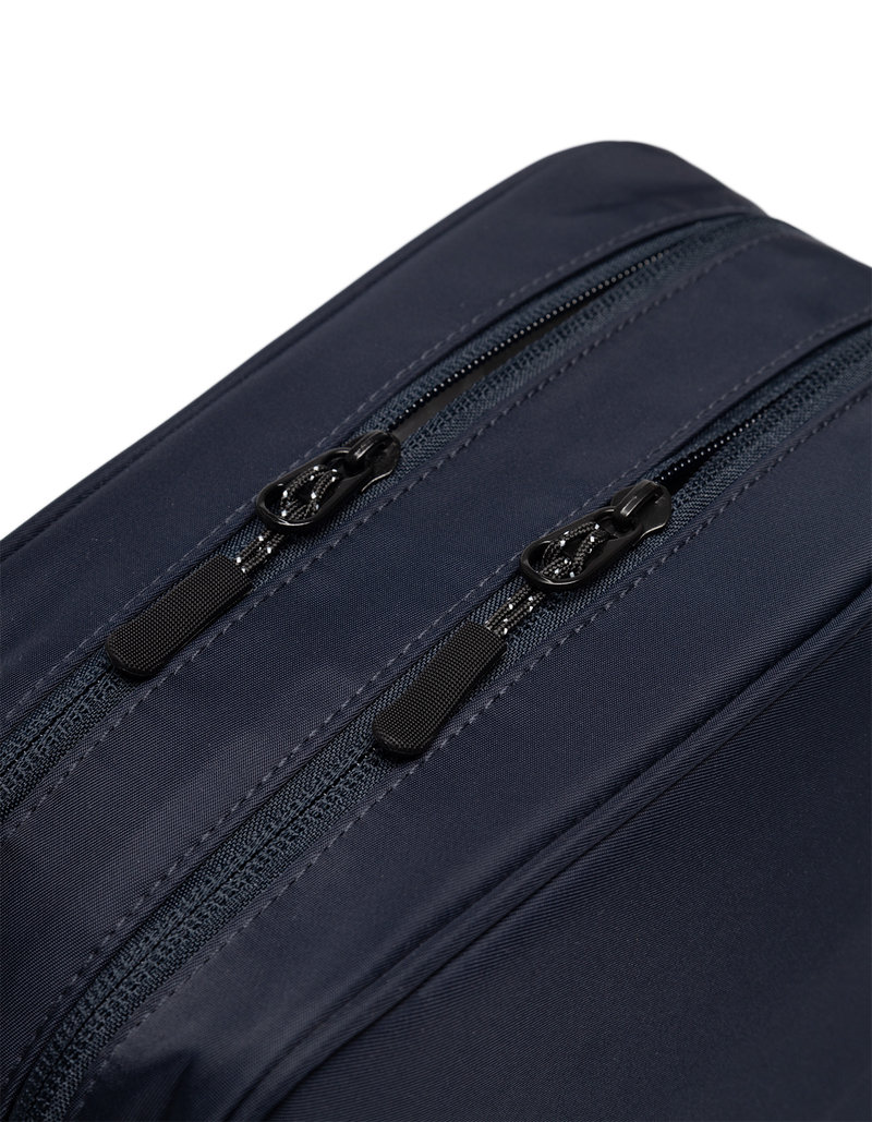 Les Deux Hubert tech wash bag 11719